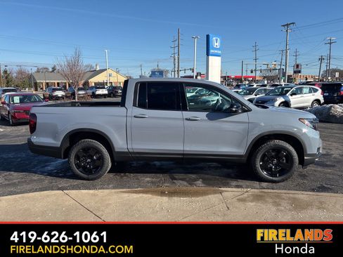 New 2026 Honda Ridgeline Black Edition image 5