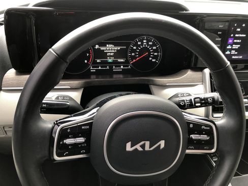 Used 2022 Kia Sorento S image 16