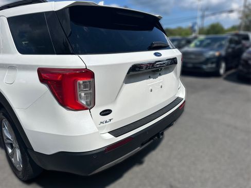 Used 2024 Ford Explorer XLT w/ Equipment Group 202A AWD/4WD image 24