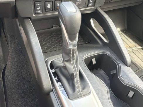 Used 2025 Nissan Frontier SV w/ SV Convenience Package RWD image 30