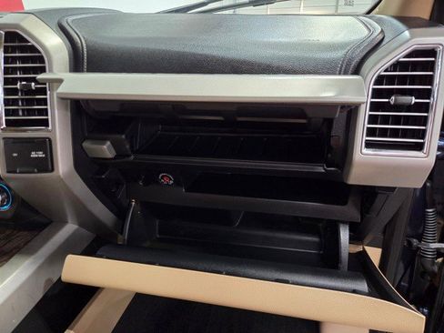 Used 2017 Ford F250 Lariat w/ Chrome Package image 41