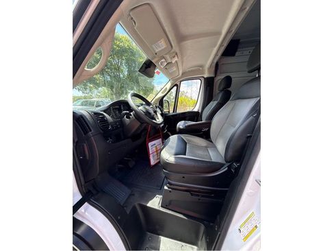 Used 2025 RAM ProMaster 2500 w/ Convenience Group FWD image 10
