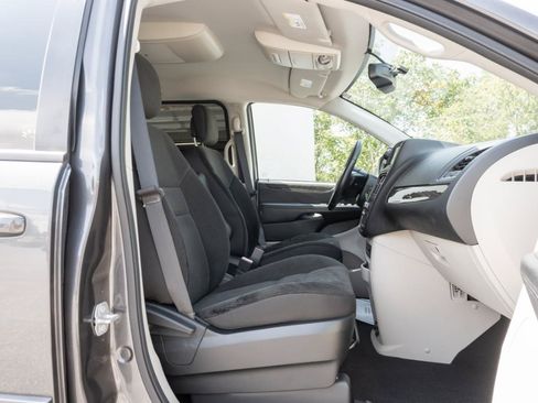 Used 2017 Dodge Grand Caravan SE w/ Power Window Group FWD image 35