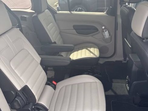 Used 2019 Ford Transit Connect Titanium w/ Titanium Premium Package FWD image 10