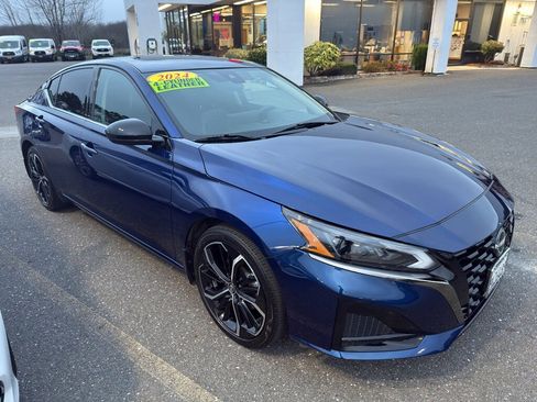 Used 2024 Nissan Altima 2.5 SR w/ SR Premium Package image 22