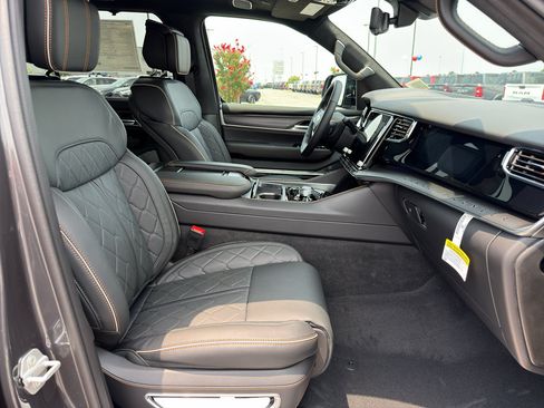 New 2026 Jeep Grand Wagoneer Summit AWD/4WD image 20