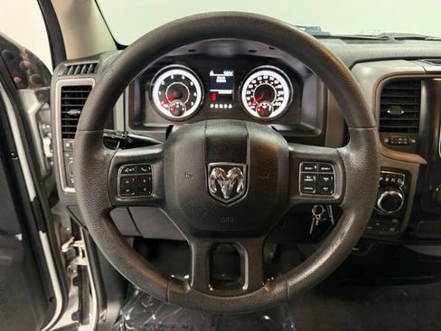 Used 2018 RAM 1500 Express AWD/4WD image 21