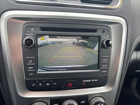 Used 2016 GMC Acadia SLE image 25