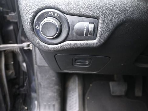 Used 2014 Jeep Cherokee Sport FWD image 16