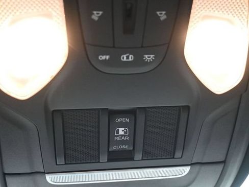 Used 2021 RAM 1500 Big Horn AWD/4WD image 15