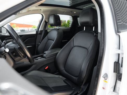 Used 2017 Jaguar F-PACE Premium AWD/4WD image 18