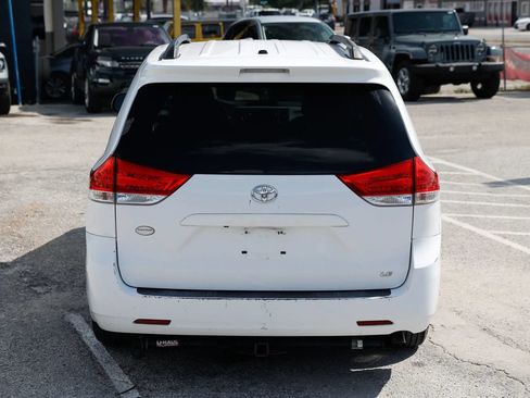Used 2014 Toyota Sienna LE FWD image 6