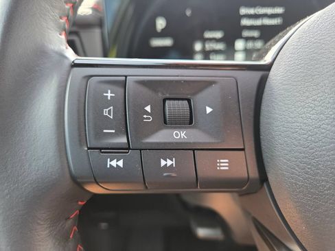 Used 2025 Nissan Kicks SR FWD image 13