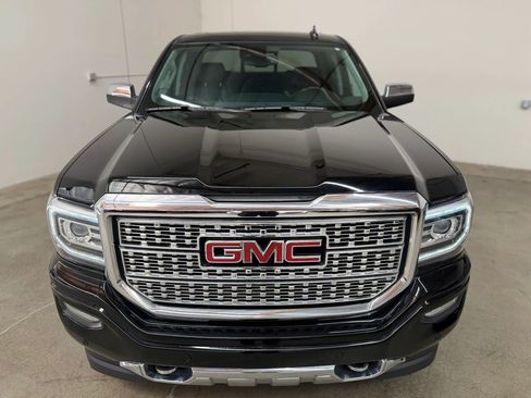 Used 2018 GMC Sierra 1500 Denali w/ Denali Ultimate Package AWD/4WD image 3