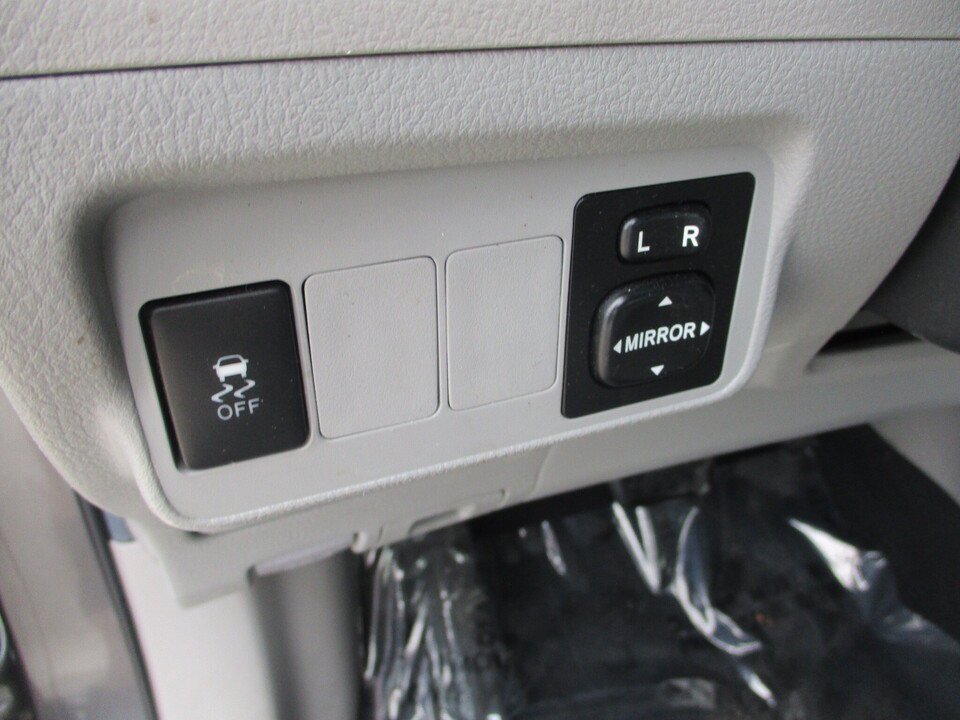 Used 2012 Toyota Corolla LE FWD image 25
