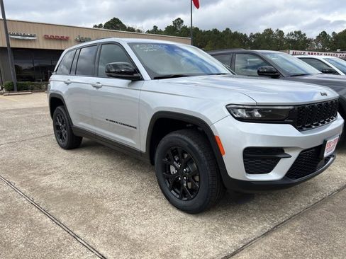 New 2025 Jeep Grand Cherokee Altitude image 1