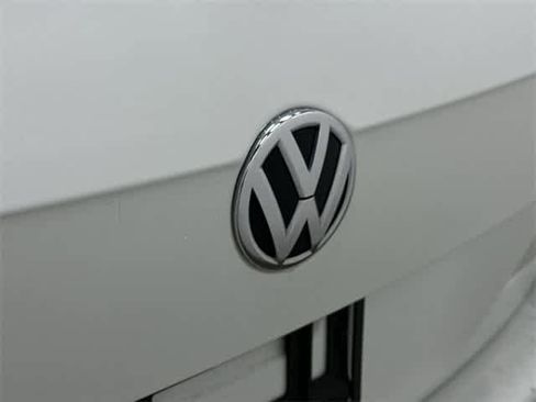 Certified 2020 Volkswagen Tiguan SEL Premium R-Line image 28