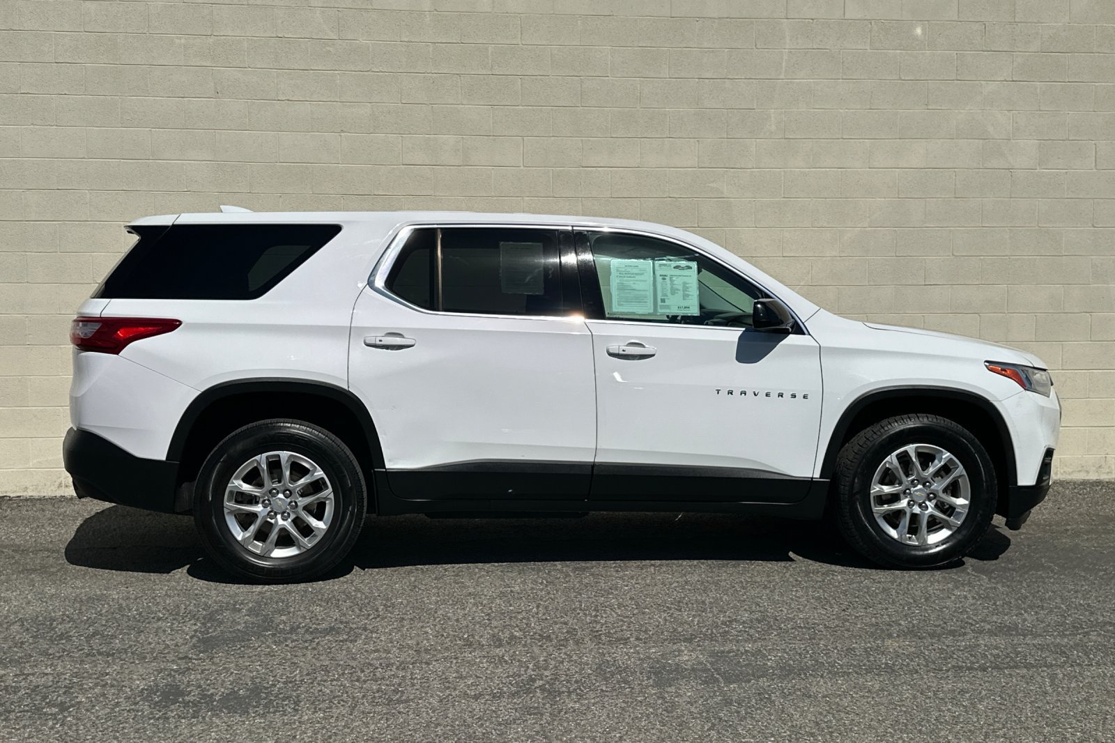 Used 2020 Chevrolet Traverse LS FWD image 3