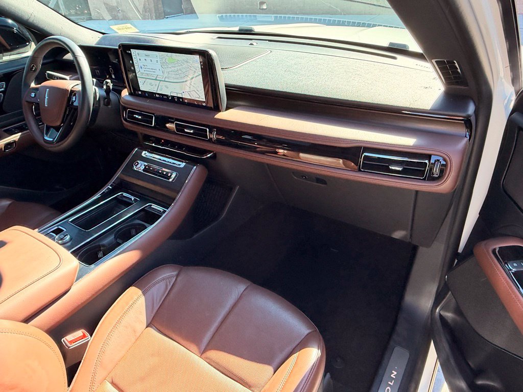 Used 2025 Lincoln Aviator Reserve w/ Illumination Package AWD/4WD image 14