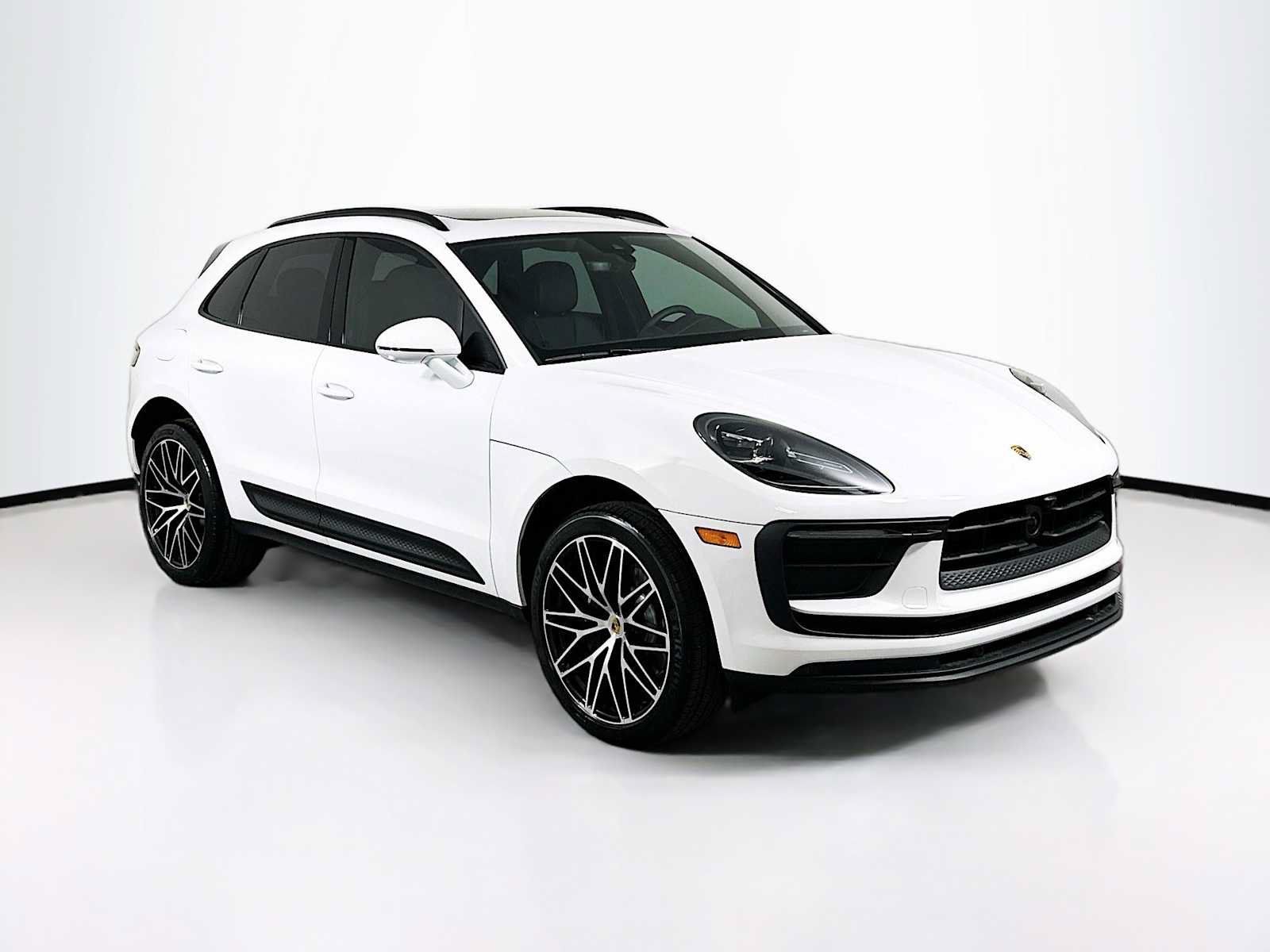 Used 2026 Porsche Macan AWD/4WD image 7