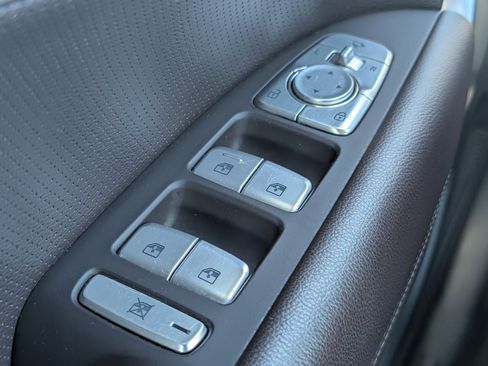 Used 2022 Genesis G70 2.0T w/ Prestige Package image 11