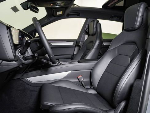 New 2026 Porsche Cayenne Electric AWD/4WD image 5