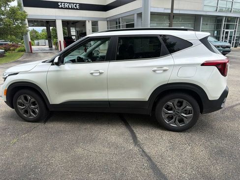Used 2024 Kia Seltos S AWD/4WD image 2