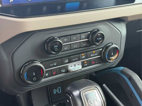 Used 2022 Ford Bronco Wildtrak AWD/4WD image 34