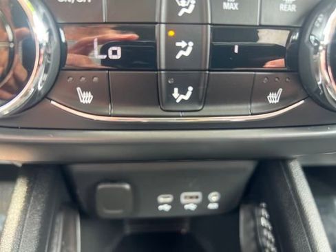 Certified 2022 Chevrolet TrailBlazer LT w/ Convenience Package image 23