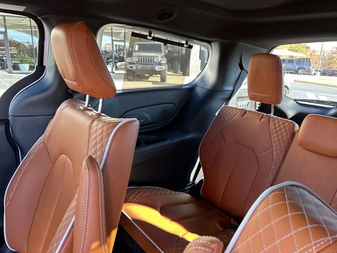 New 2026 Chrysler Pacifica Pinnacle FWD image 28
