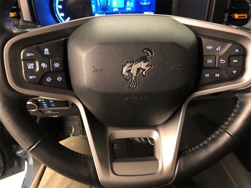 Used 2023 Ford Bronco Badlands image 16