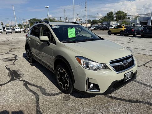 Used 2016 Subaru Crosstrek 2.0i Premium AWD/4WD image 4