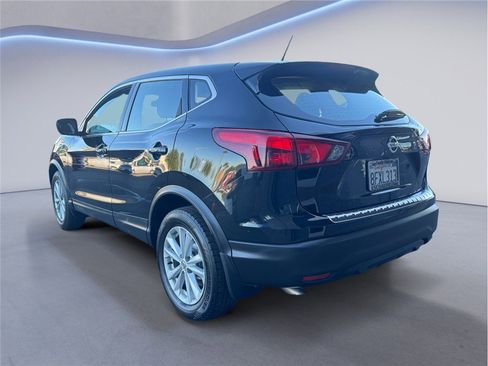 Used 2018 Nissan Rogue Sport S w/ S Appearance Package image 4