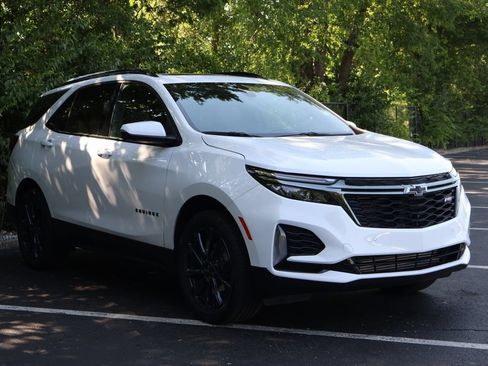 Certified 2023 Chevrolet Equinox RS w/ RS Leather Package AWD/4WD image 13
