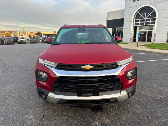 Used 2021 Chevrolet TrailBlazer LT w/ Convenience Package FWD image 2