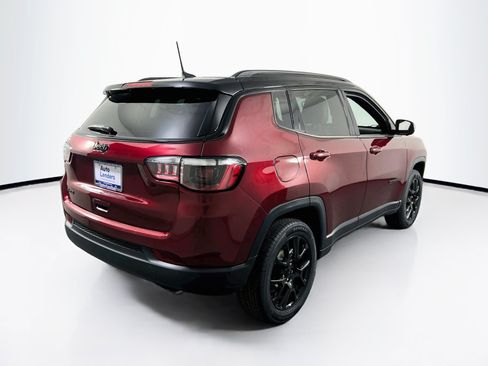 Used 2022 Jeep Compass Latitude w/ Sun and Sound Group AWD/4WD image 5