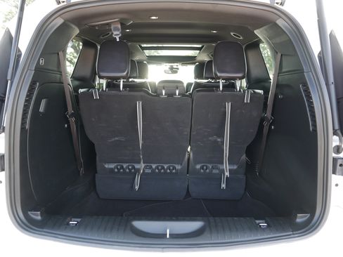 Used 2025 Chrysler Pacifica Limited FWD image 18