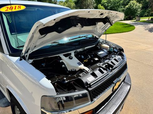 Used 2018 Chevrolet Express 2500 w/ Driver Convenience Package RWD image 25