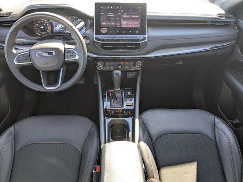 Used 2024 Jeep Compass Trailhawk image 16