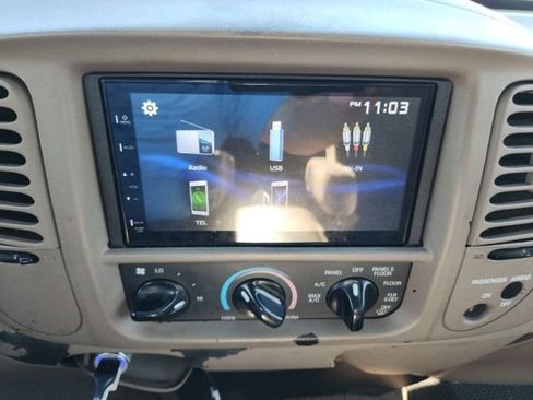 Used 2000 Ford F150 XLT image 10