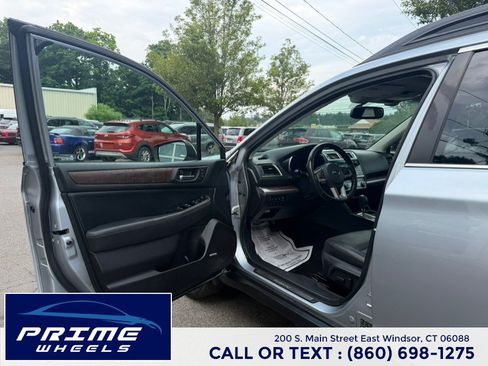 Used 2015 Subaru Outback 2.5i Limited AWD/4WD image 9