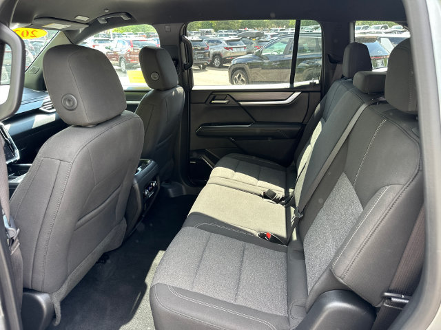 Used 2025 GMC Acadia Elevation AWD/4WD image 18