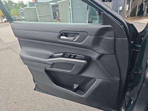 Used 2025 Nissan Pathfinder SL w/ SL Premium Package FWD image 33