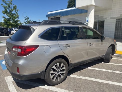 Used 2017 Subaru Outback 2.5i Limited w/ Popular Package #5 AWD/4WD image 3
