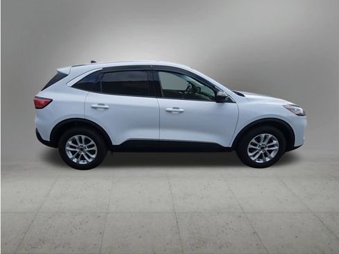 Used 2020 Ford Escape SE image 10