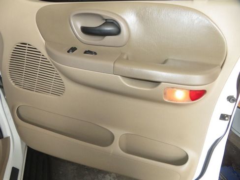 Used 2001 Ford F150 4x4 SuperCrew image 35