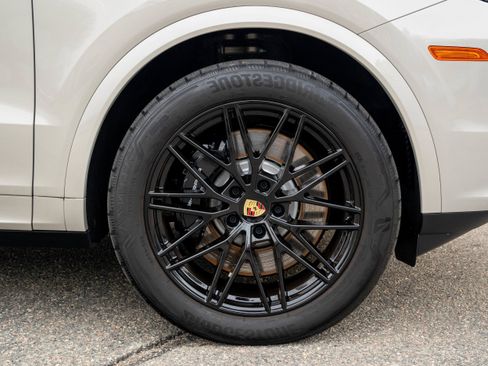 Certified 2024 Porsche Cayenne S image 15