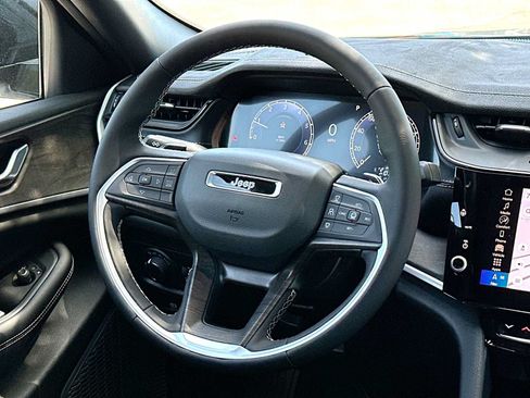 New 2026 Jeep Grand Cherokee Altitude AWD/4WD image 27