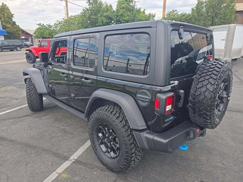 Used 2023 Jeep Wrangler Unlimited w/ Cold Weather Group AWD/4WD image 4