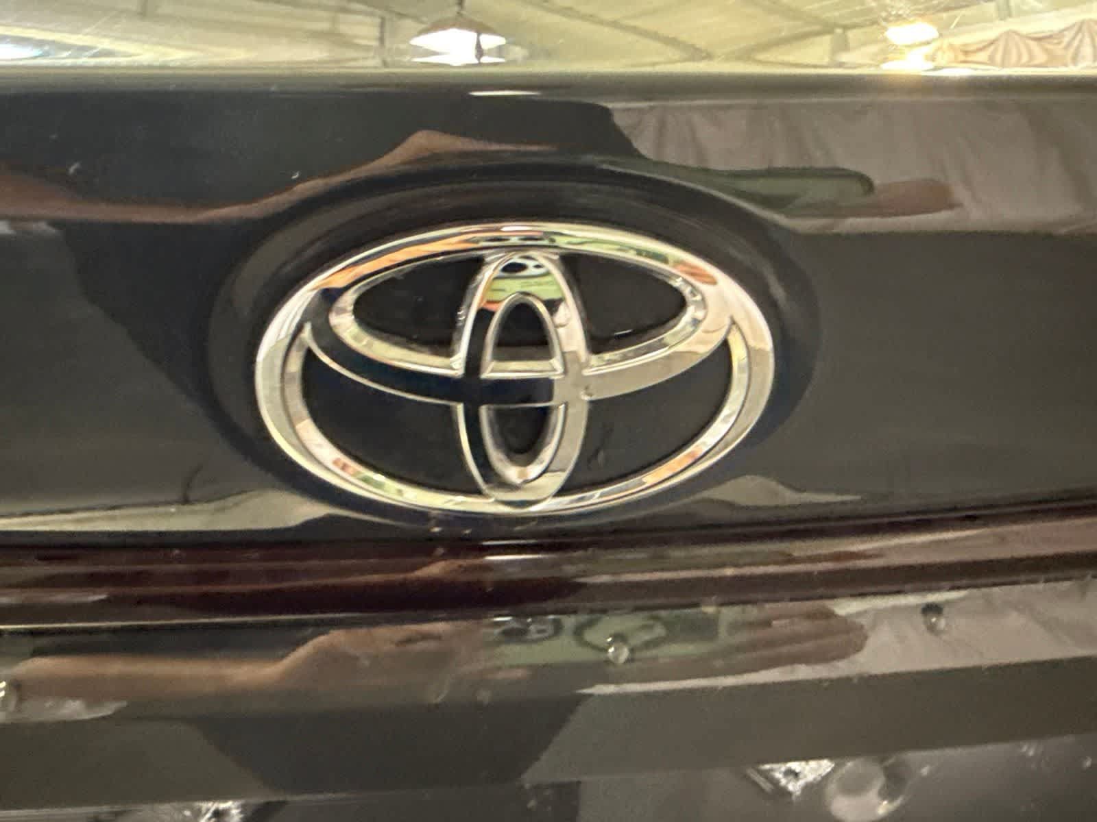 Used 2026 Toyota Corolla LE FWD image 15